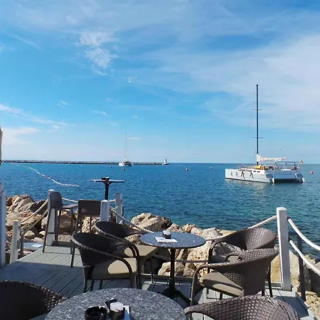 Apartment In Ii Zadar